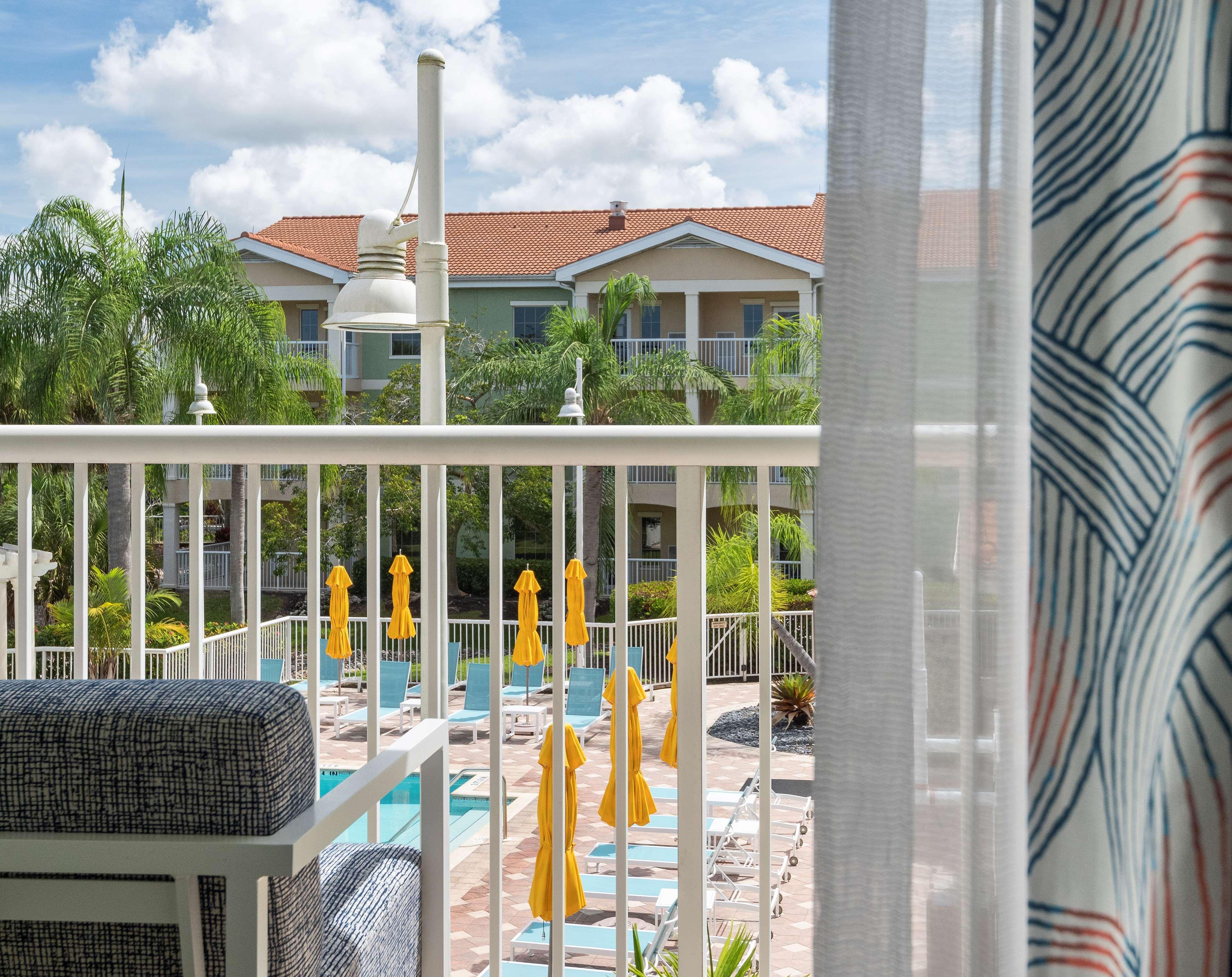 Doubletree Suites By Hilton Naples Naples Park Екстер'єр фото