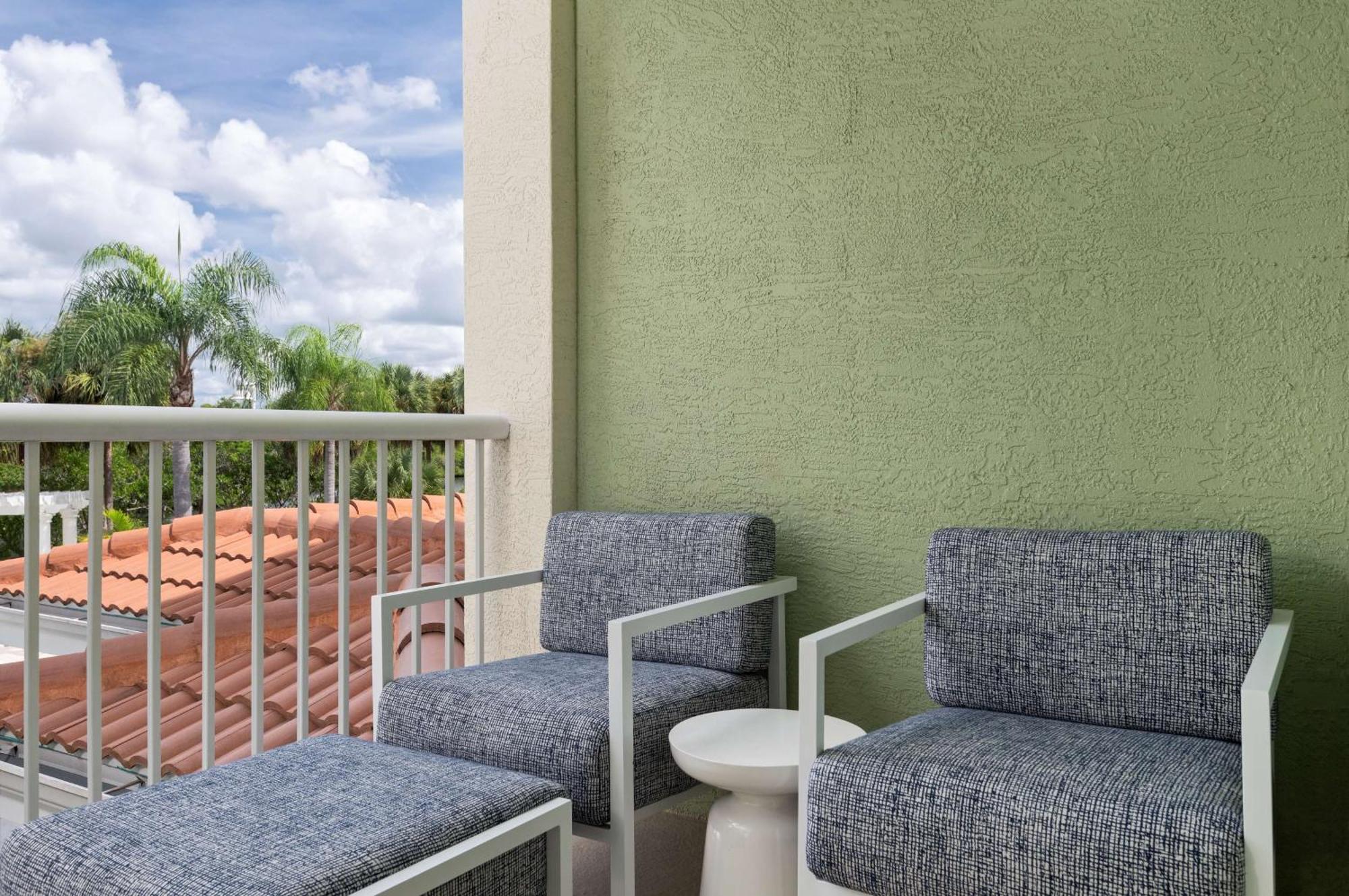 Doubletree Suites By Hilton Naples Naples Park Екстер'єр фото
